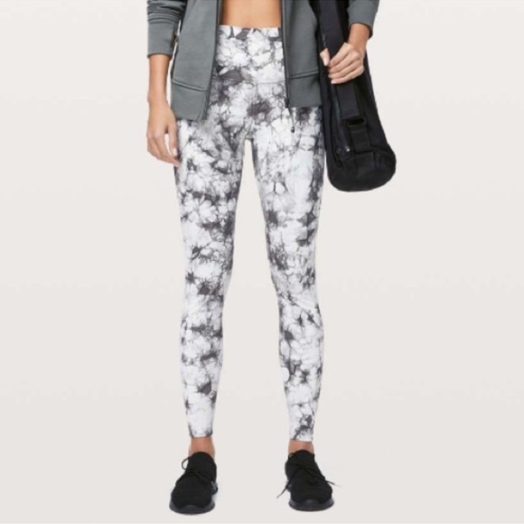 Lululemon Wunder Under HR Tight 28” size 4 - Picture 2 of 11